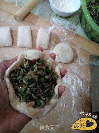 槐花蛤蜊肉包子的做法步骤:10