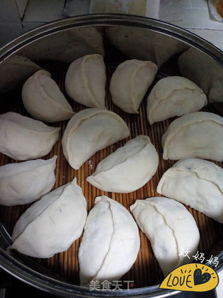 槐花蛤蜊肉包子的做法步骤:12
