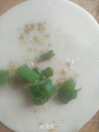 饺子皮香酥饼的做法步骤:2