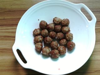 肉丸沙拉的做法步骤:8