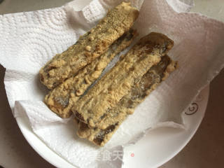 炸带鱼的做法步骤:6