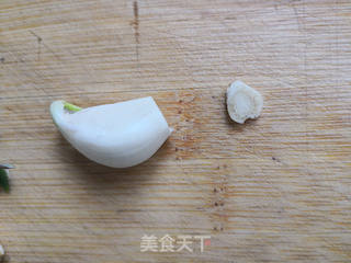 家乡美食之腊八蒜的做法步骤:2