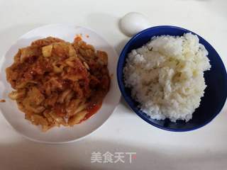 主食—泡菜蛋炒饭的做法步骤：1