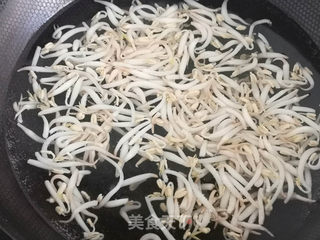 豆芽粉丝拌土豆丝的做法步骤:6