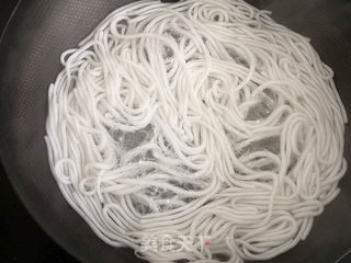 豆芽粉丝拌土豆丝的做法步骤:7