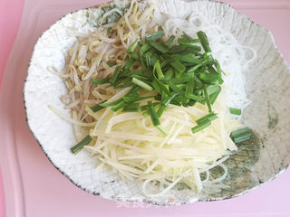 豆芽粉丝拌土豆丝的做法步骤:9