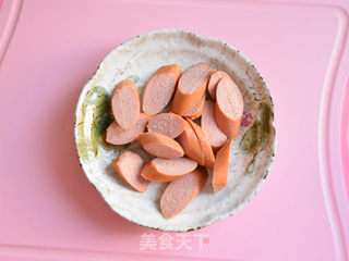 牛肉肠炒荷兰豆的做法步骤:4