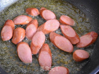 牛肉肠炒荷兰豆的做法步骤:7