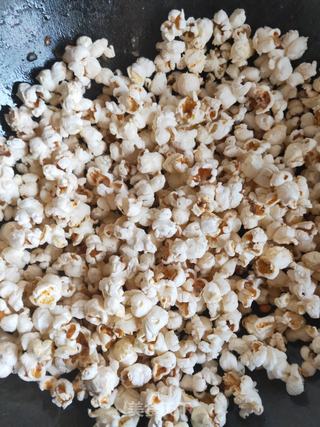 超级简单又好吃到报表的原味爆米花,以后看剧在液不用买零食了的做法步骤:4