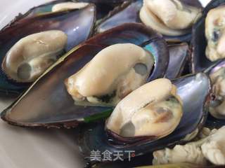水煮青口贝的做法步骤:2