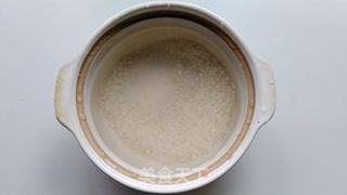 大闸蟹蛤蜊粥的做法步骤:2