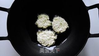 萝卜虾皮饼的做法步骤：5