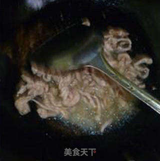 瘦肉丝带豆炒面的做法步骤：7