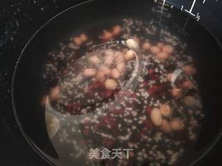 黑米花生红枣粥的做法步骤:2