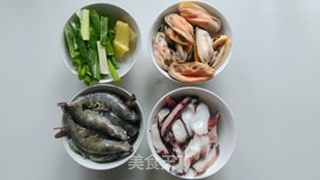 韩式泡菜海鲜汤的做法步骤:2