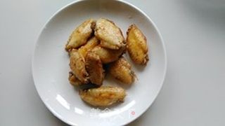 金沙鸡翅的做法步骤:4