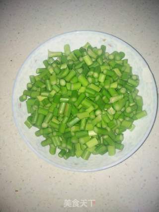蒜苔杂拌菜炒肉末的做法步骤:3