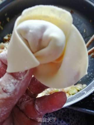 大葱猪肉馄饨的做法步骤:7