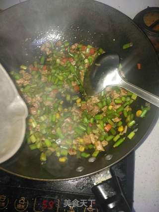 蒜苔杂拌菜炒肉末的做法步骤:9
