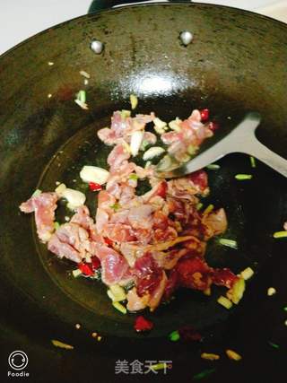 杏鲍菇炒肉片的做法步骤:5
