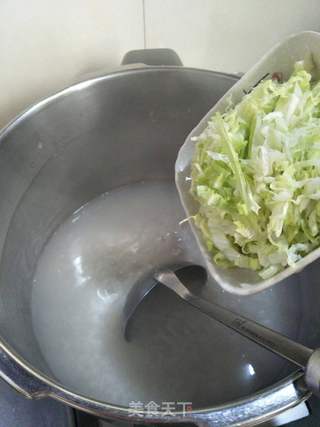 白菜瘦肉粥的做法步骤：7