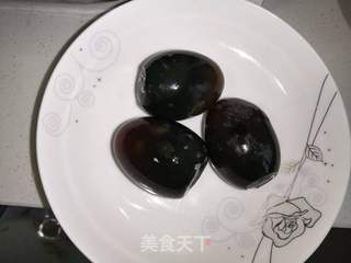 浇汁皮蛋的做法步骤:3