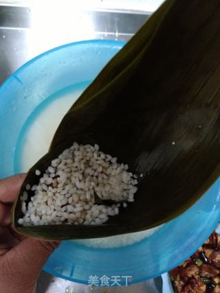 鲜肉粽子的做法步骤:4