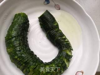 浇汁蓑衣黄瓜的做法步骤:8