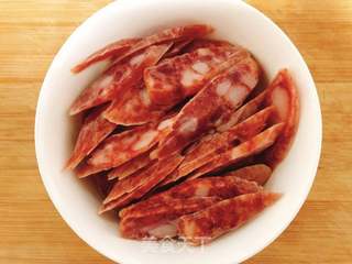 腊味煲仔饭的做法步骤：2