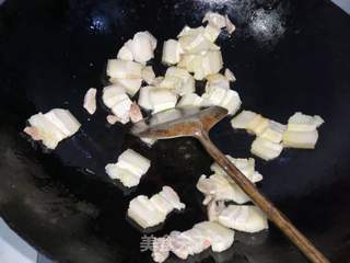 尖椒回锅肉的做法步骤:7