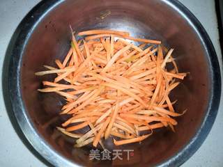 香菜胡萝卜炒肉丝的做法步骤:3
