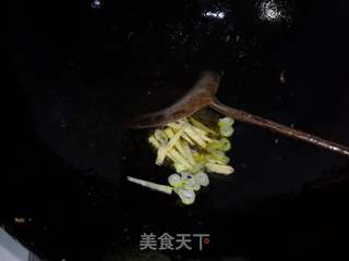 香菜胡萝卜炒肉丝的做法步骤:9