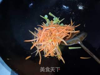 香菜胡萝卜炒肉丝的做法步骤:10