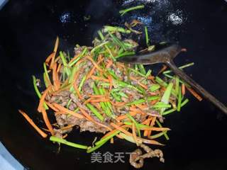香菜胡萝卜炒肉丝的做法步骤:16