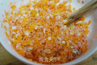 胡萝卜火腿饼的做法步骤:2