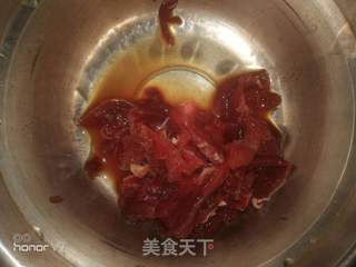 砂锅牛肉面的做法步骤：1