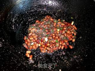 虾酱炒花生米的做法步骤：7