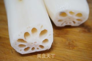 糖醋藕丁的做法步骤：1