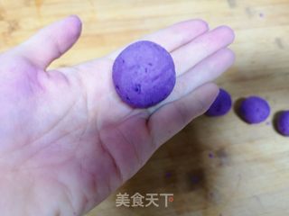 紫薯麻球的做法步骤:4