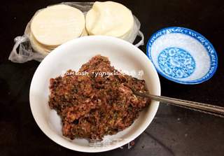 三鲜柳叶饺子的做法步骤:5