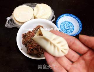 三鲜柳叶饺子的做法步骤:7