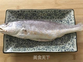 家常蒜香黄花鱼的做法步骤:3