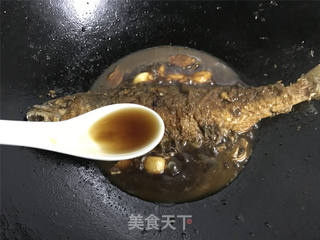 家常蒜香黄花鱼的做法步骤:10