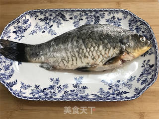 鲫鱼汤的做法步骤:2