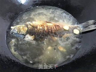 鲫鱼汤的做法步骤:6