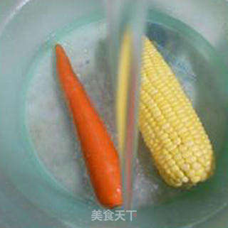 胡萝卜甜玉米中翅汤的做法步骤:4