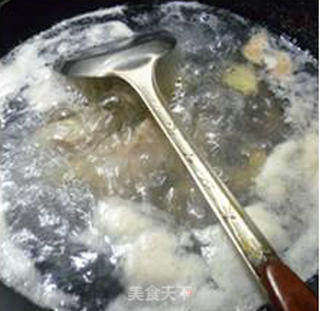 胡萝卜甜玉米中翅汤的做法步骤:8