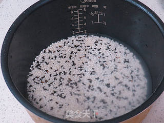 自制好吃软糯的【黑米八宝饭】的做法步骤:2