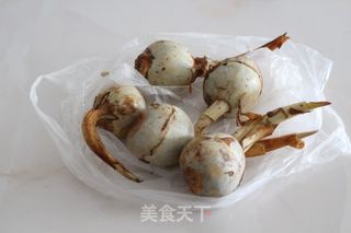 油炸茨菇片的做法步骤：1