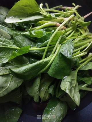 木耳拌菠菜的做法步骤:4